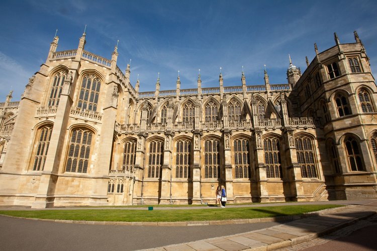 Visit Windsor Castle. Drive to Stratford-upon-Avon. Onto Manchester.