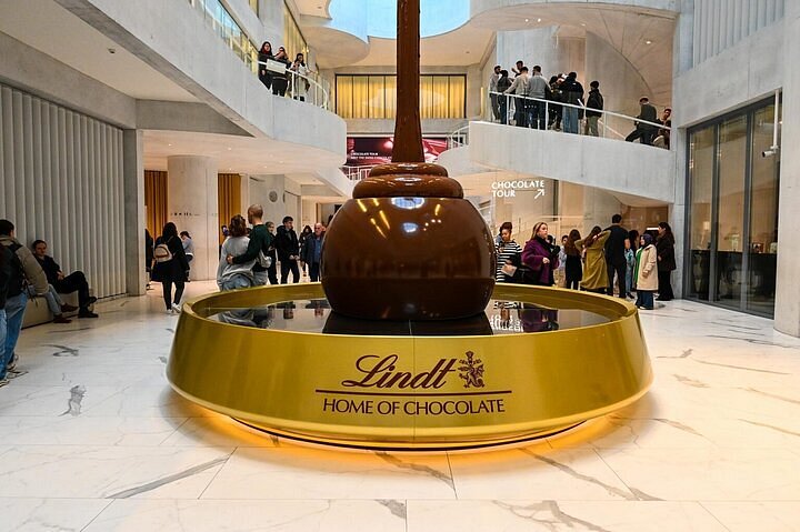 Orientation tour of Bern. See the magnificent Rhine Falls with boat ride. Entrance to Switzerland’s ultimate chocolate attraction – The Lindt Home of Chocolate.