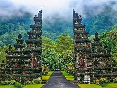 Bedugul, Handara Gate and Tanah Lot Temple Tour